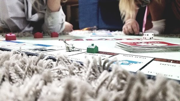 Jeux de société en famille : les meilleurs pour des soirées ludiques
